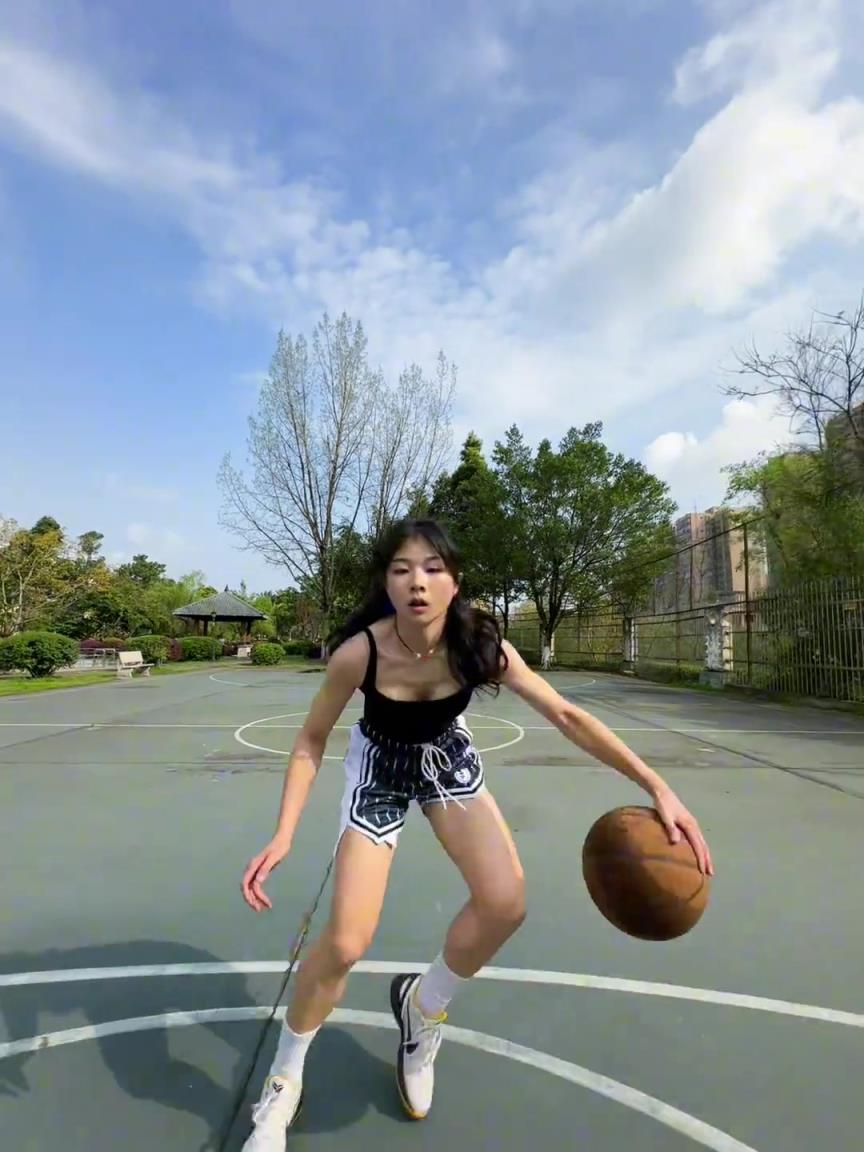 看著有點(diǎn)實(shí)力，敢背打我不？